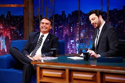 Bolsonaro participa do The Noite, com Danilo Gentilli; Assista o vídeo