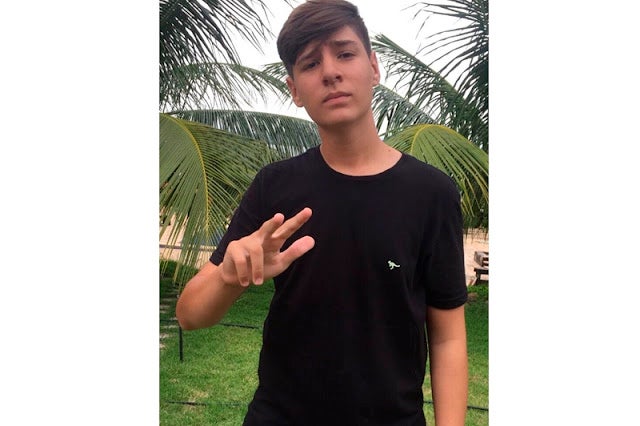 Petrolândia: Jovem Ismar Renan recebe felicitações de seus pais Ítalo Leite e Ritinha por passagem de seu aniversário de 16 anos