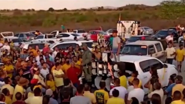 Carreata de candidata a prefeita é cancelada pela justiça em Tacaratu (PE); PM é acionada [Fotos e Vídeos]