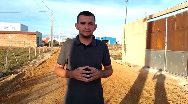 Petrolândia: Morador do Bairro Nova Esperança ‘João Paulo’ agradece serviço de terraplanagem após obra de saneamento em ruas do bairro [Vídeo]