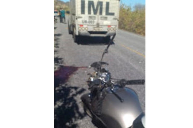 Jovem morre ao colidir moto em animal na PE-390, entre Floresta e Serra Talhada, neste domingo (16)