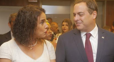 Governo do Estado abre concurso para ‘lésbicas, bissexuais, travestis e transexuais’
