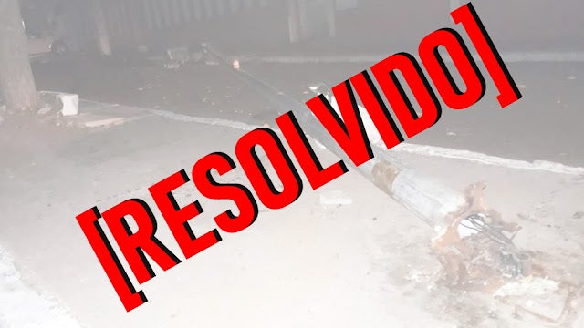 Equipe da prefeitura remove poste que caiu em avenida do centro de Petrolândia