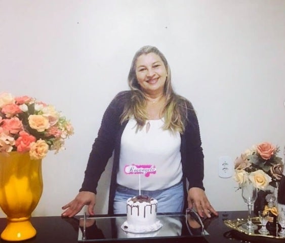 Petrolândia: Aniversariante do dia, Rosangela Santana recebe felicitações de familiares e amigos nesta data especial