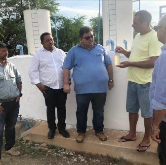 Petrolândia: Equipe da Prefeitura analisa água no Distrito Icó Mandantes e pede união entre Comunidade e Poder Público