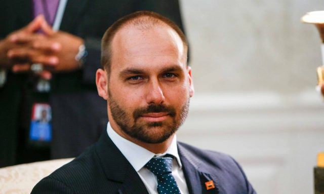 Eduardo Bolsonaro diz que entende revolta de Carlos com Mourão
