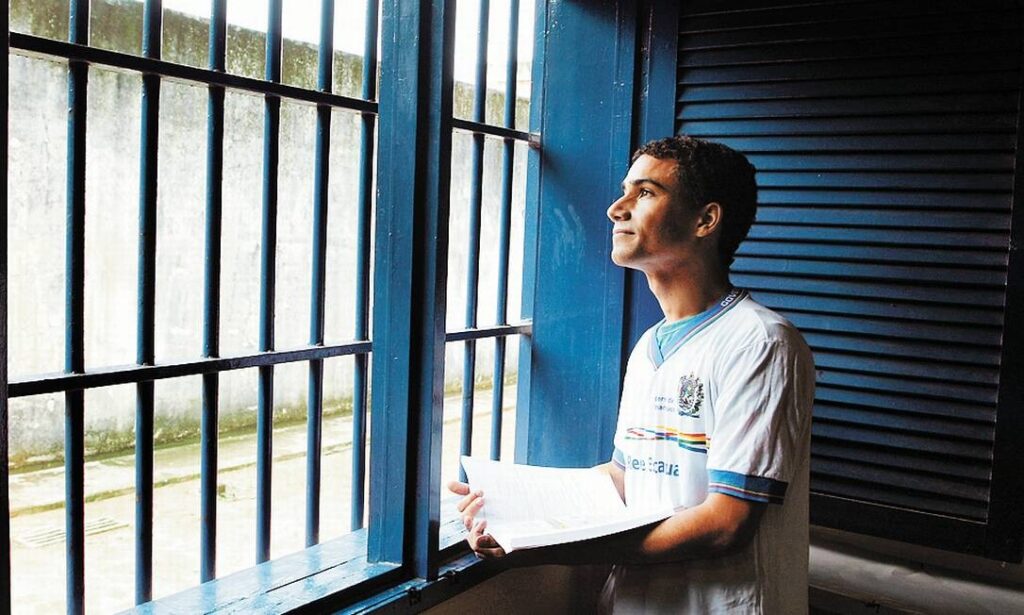 Estado de Pernambuco quer curso superior para detentos