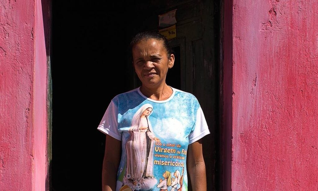 Auxílio emergencial de 600 reais leva eleitor do PT a apoiar Bolsonaro Auxílio emergencial de 600 reais leva eleitor do PT a apoiar Bolsonaro