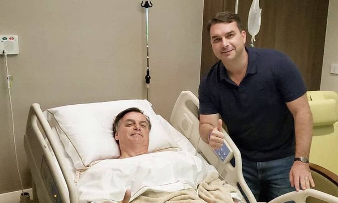 Bolsonaro afirma, em rede social, que está bem e logo estará ‘de volta ao campo’