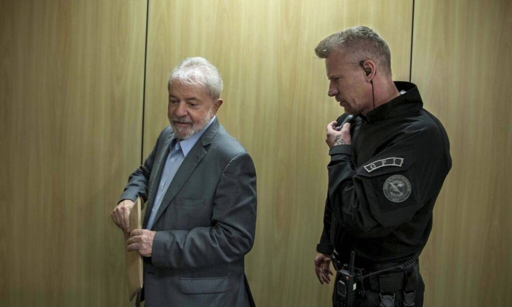 Lula planeja viajar pelo Brasil para reorganizar oposição ao governo, após ser solto