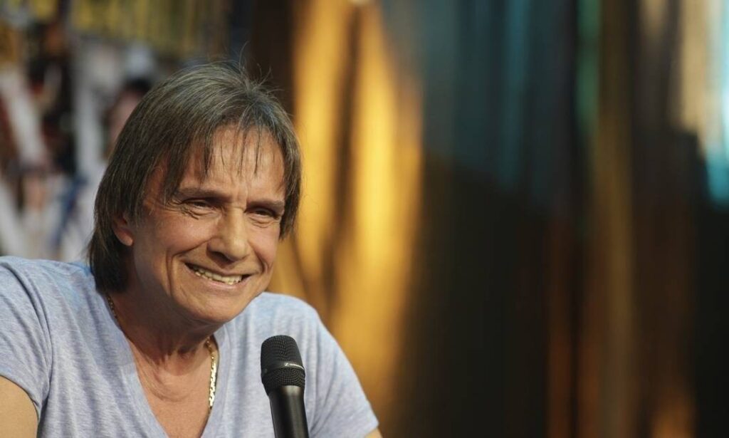 Roberto Carlos fará live neste fim de semana