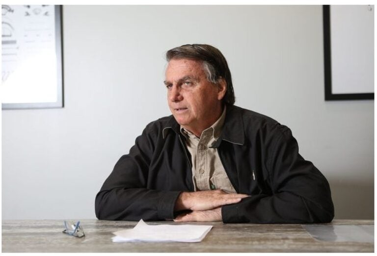 PF vai investigar quebra de sigilo de desafetos de Bolsonaro na Receita Federal PF vai investigar quebra de sigilo de desafetos de Bolsonaro na Receita Federal