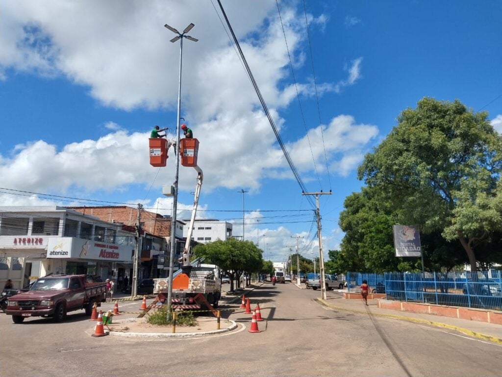 Prefeitura de Petrolândia inicia instalação de câmeras de vídeo monitoramento para aumentar a segurança pública e prevenir a criminalidade