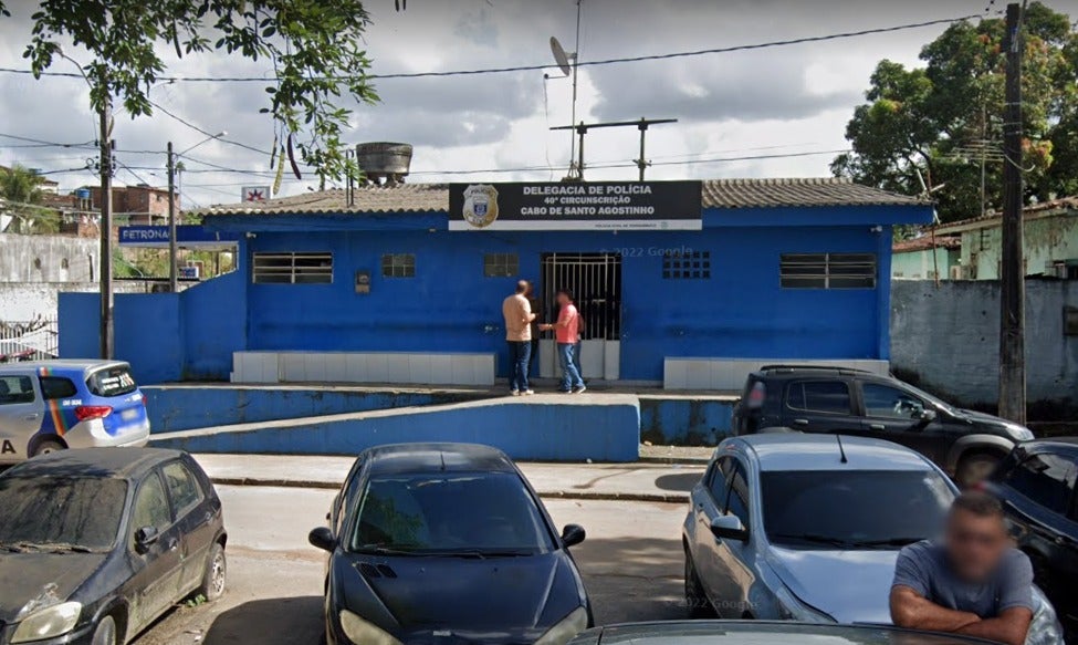 Jovem de 18 anos é presa suspeita de matar filho gêmeo de 3 meses e torturar e tentar matar o outro Jovem de 18 anos é presa suspeita de matar filho gêmeo de 3 meses e torturar e tentar matar o outro