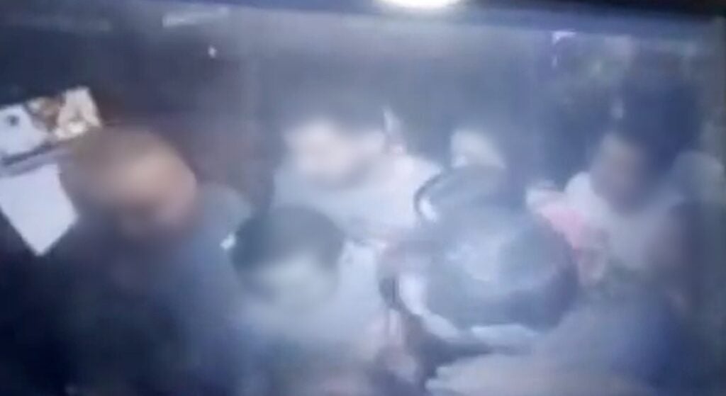 Elevador com 11 pessoas despenca em prédio e deixa três feridos em Maceió; veja vídeo