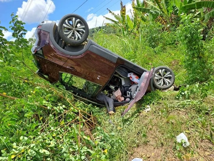 Carro capota e idosa de 91 anos morre, no Agreste de PE
