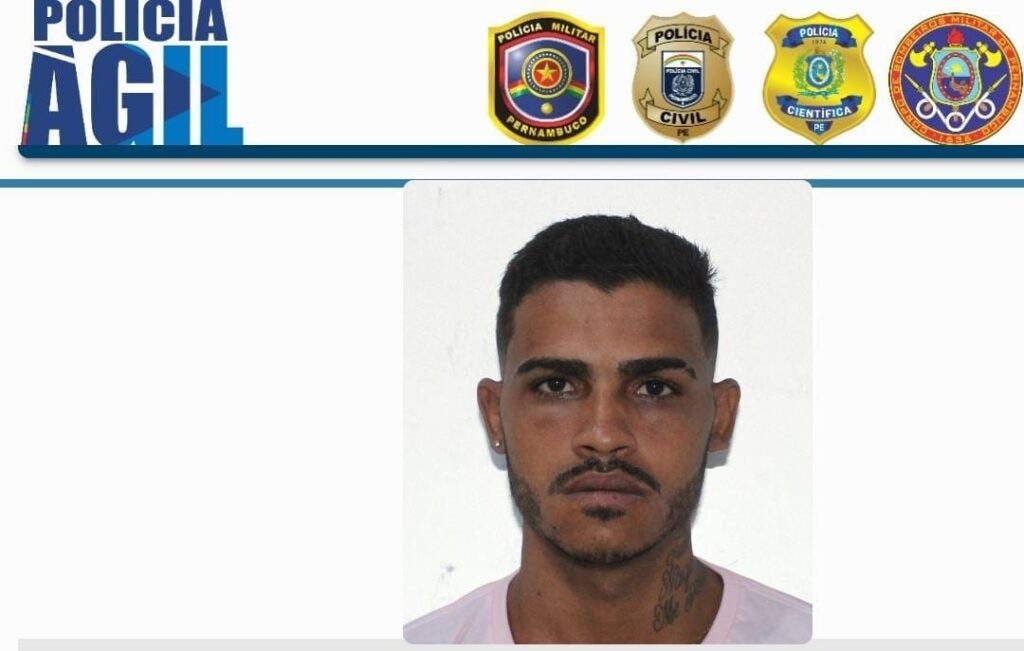 PRF prende no Ônibus da Progresso passageiro do tráfico com 20 Kg de maconha em Sertânia