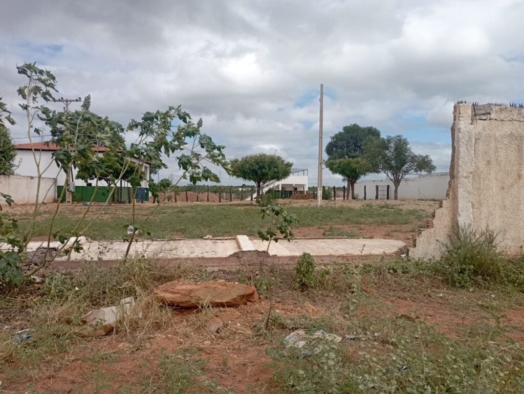 Vândalos invadem Parque de Vaquejada em Petrolândia derrubam muro e roubam cavalos na madrugada de ontem (26)