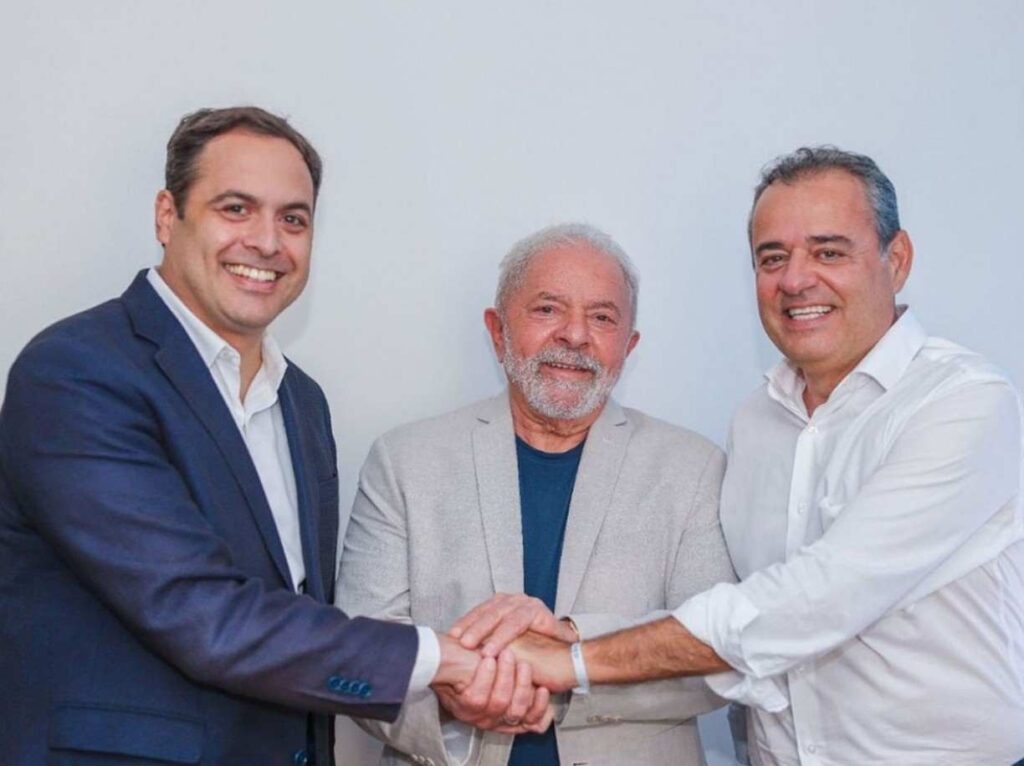 Paulo Câmara viaja para trazer Lula a Pernambuco e tentar fortalecer Danilo Cabral