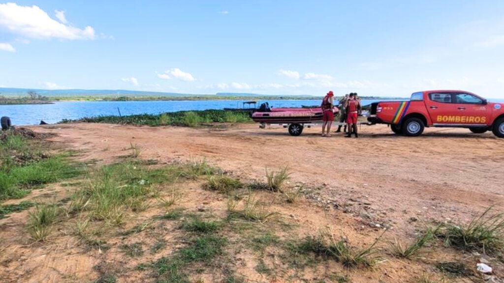 Corpo é encontrado boiando no Lago Artificial de Itaparica, em Petrolândia, no Sertão de PE; fotos e vídeo