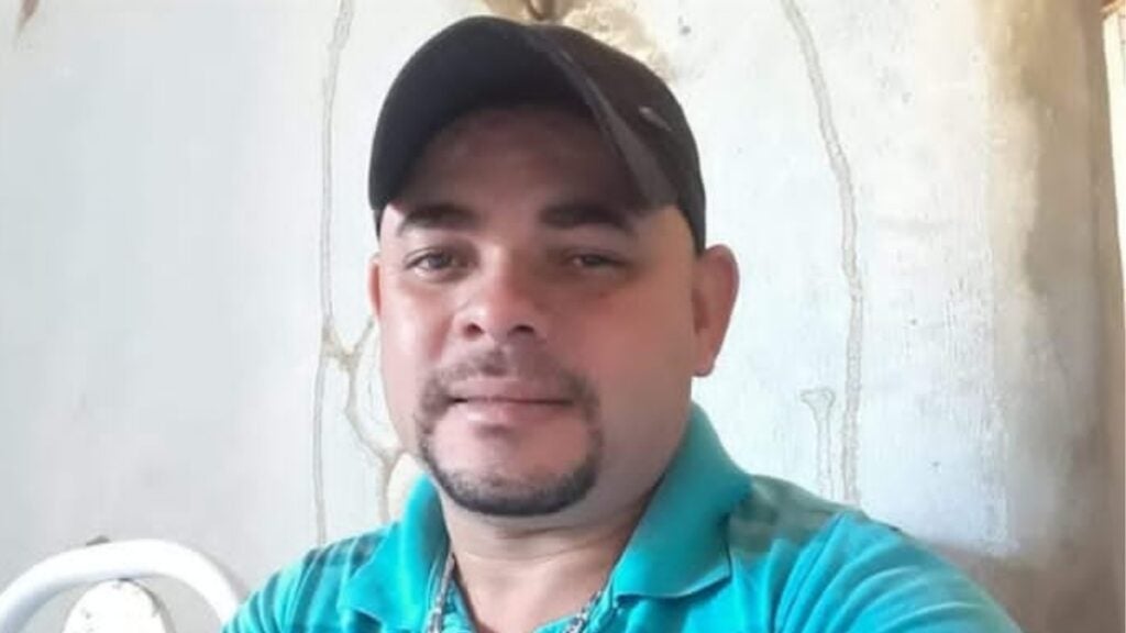 Discussão em bar termina com um morto e uma mulher baleada na zona rural de Tacaratu, no Sertão de PE Discussão em bar termina com um morto e uma mulher baleada na zona rural de Tacaratu, no Sertão de PE