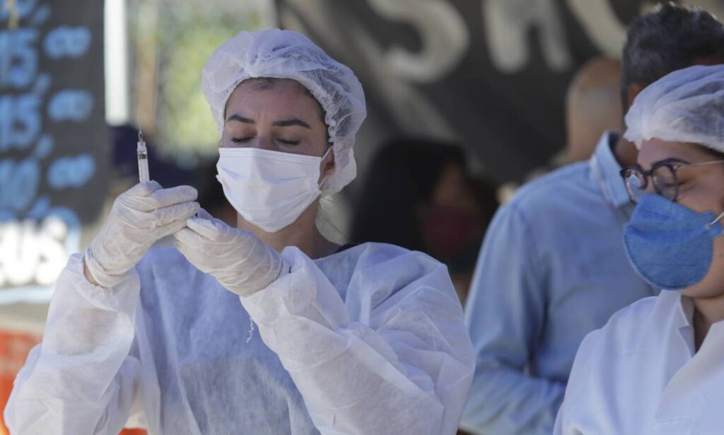 Casos de Covid-19 aumentam no Brasil; aponta Ministério da Saúde