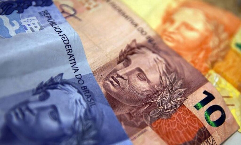 Governo deve propor salário mínimo de R$ 1.147 em 2022, sem aumento real