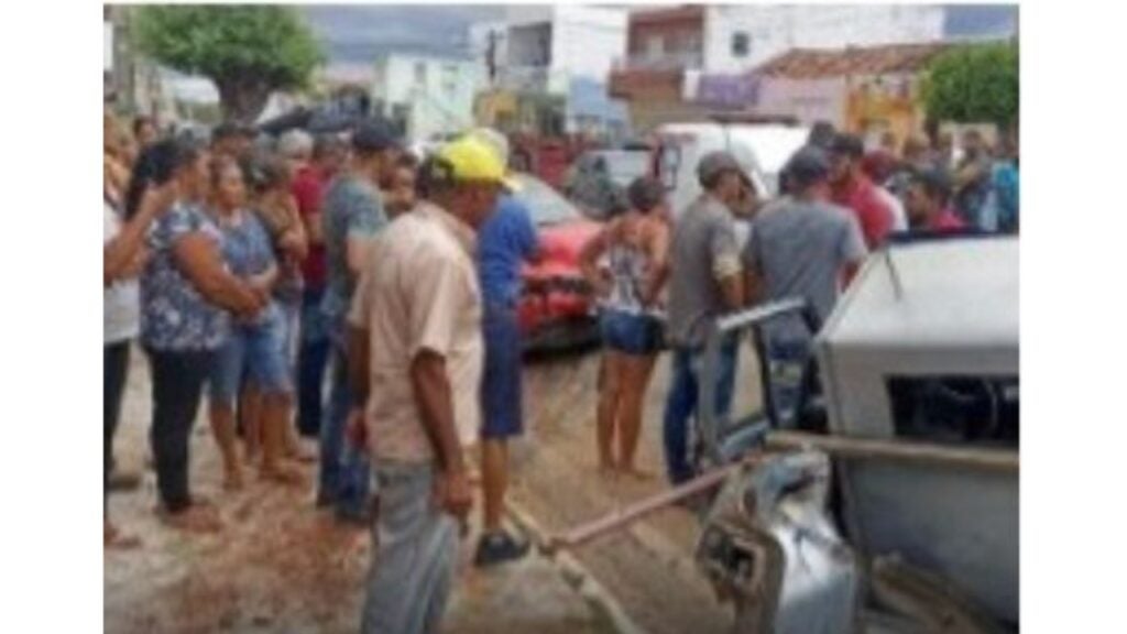 Acidente de trânsito com embriaguez, desacato e desobediência é registrada em ocorrência pela Polícia Militar em Inajá, no Sertão de PE