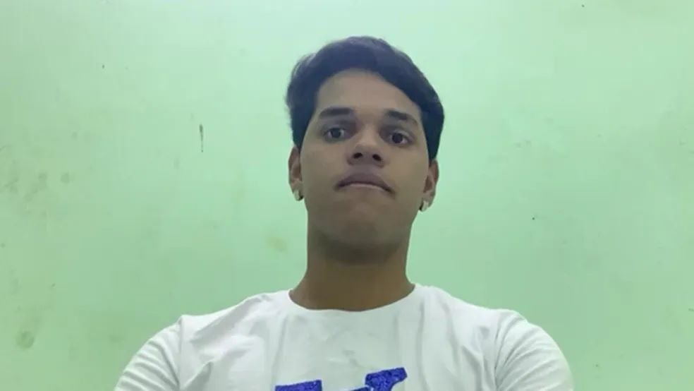 Jogador de Petrolândia passa sufoco na guerra do Sudão: ‘tomando água de torneira, barrenta’ Jogador de Petrolândia passa sufoco na guerra do Sudão: ‘tomando água de torneira, barrenta’