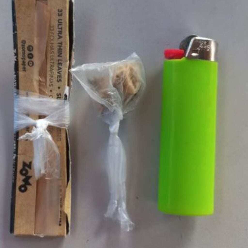 Policiais militares da 4ª CIPM apreendem entorpecentes durante jogos escolares em Petrolândia Policiais militares da 4ª CIPM apreendem entorpecentes durante jogos escolares em Petrolândia