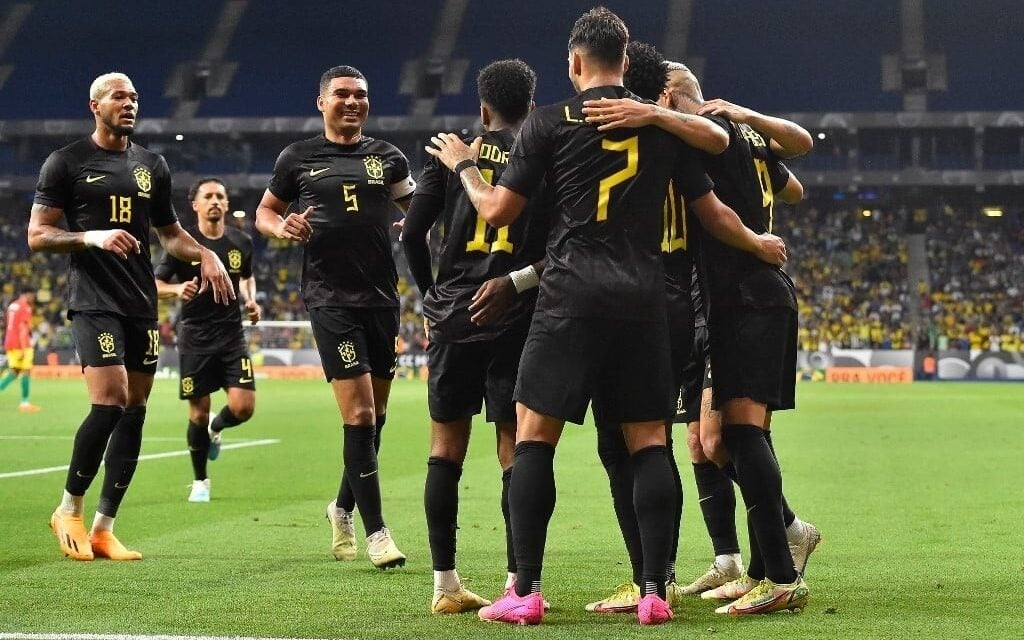 Brasil goleia Guiné em amistoso marcado por ações contra o racismo Brasil goleia Guiné em amistoso marcado por ações contra o racismo