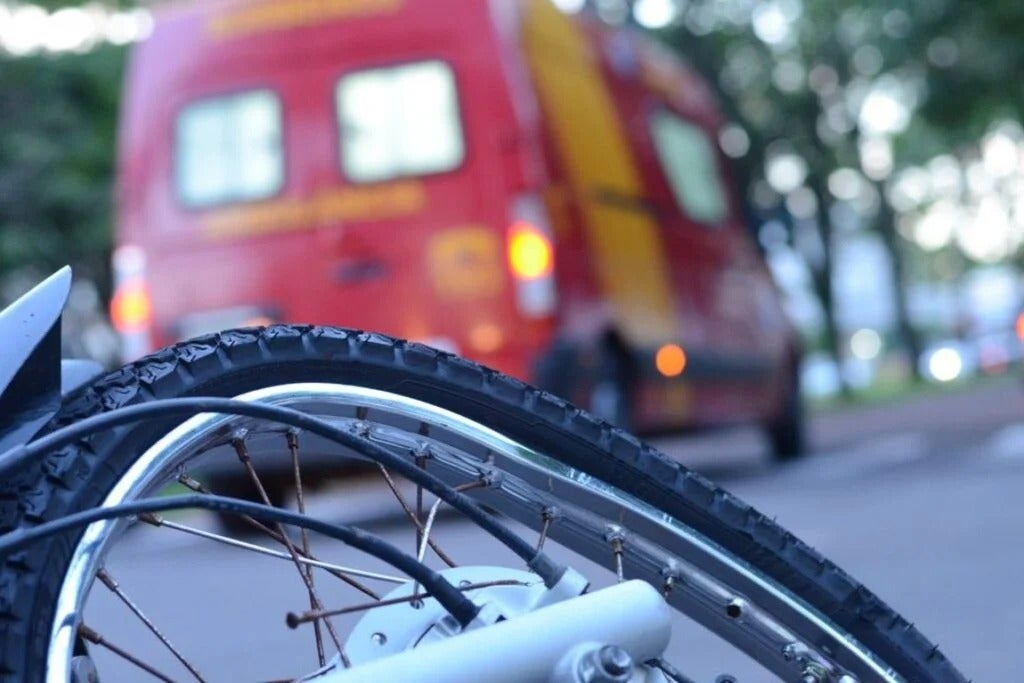 Jovem de 19 anos fica ferido após cair de motocicleta, em Serra Talhada (PE)