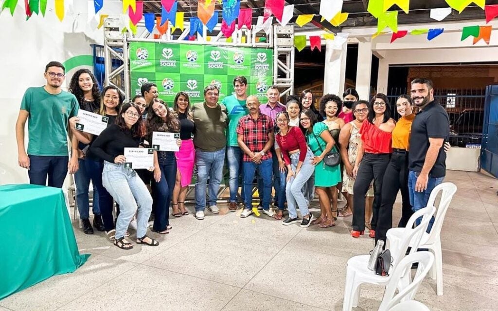 Entrega de Certificados dos Cursos de Libras e Tranças em Petrolândia-PE