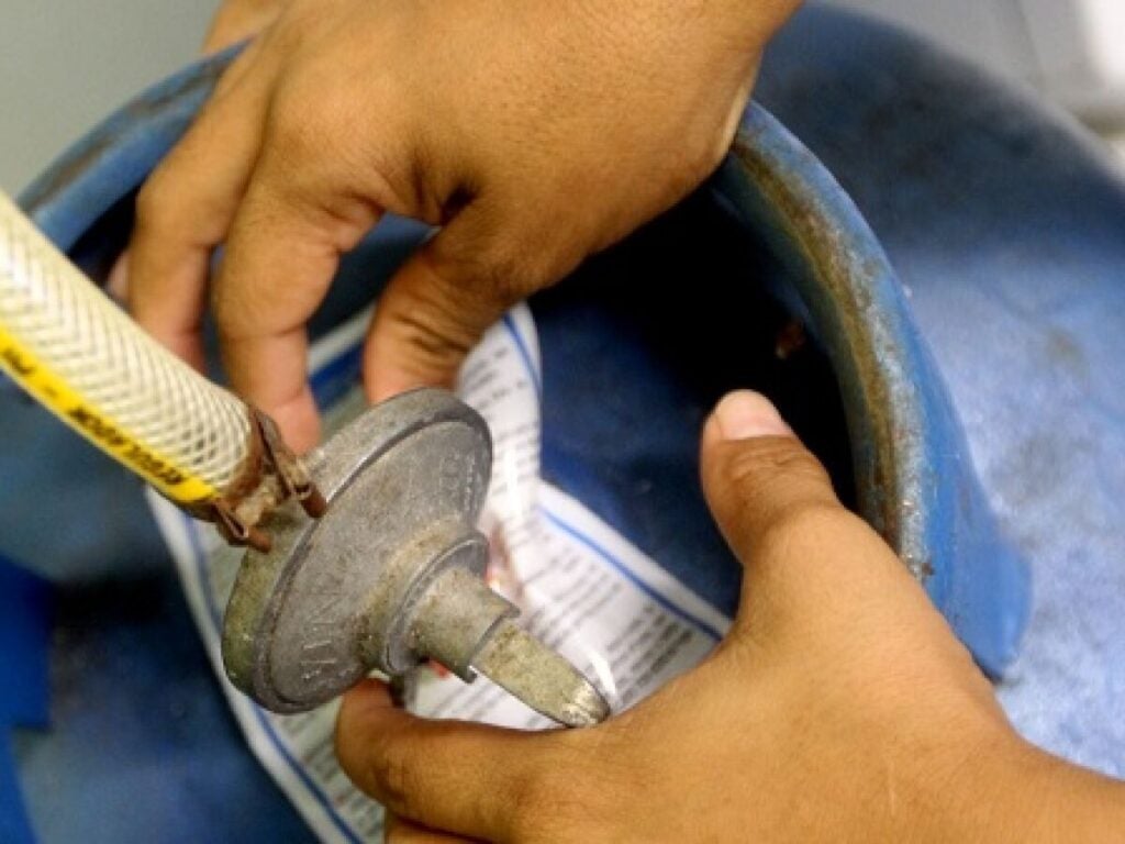 Rápida Ação dos Bombeiros Controla Vazamento de Gás em Residência de Petrolândia, no Sertão de PE