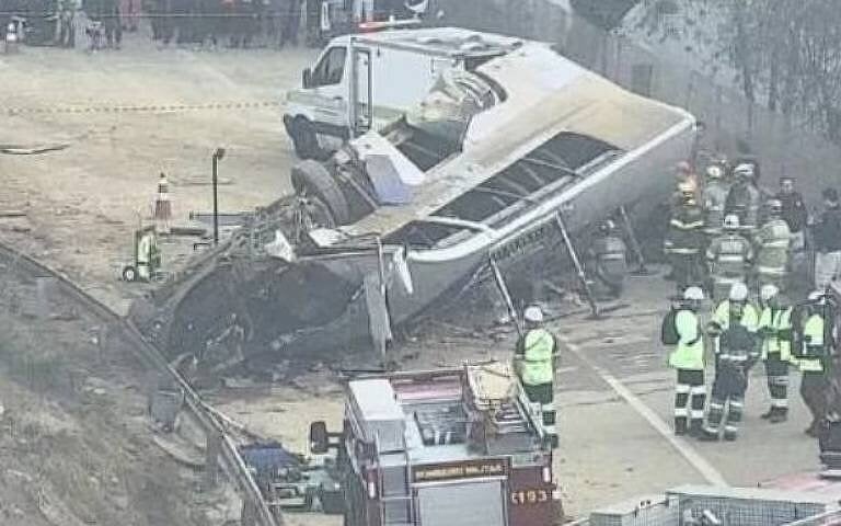 Tragédia: Acidente com ônibus de torcedores do Corinthians deixa 8 mortos em MG