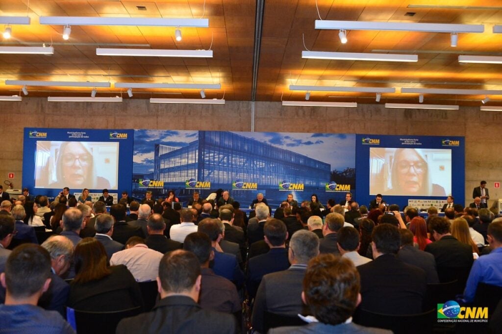 Em mobilização municipalista, prefeitos alertam para crise financeira agravada pelas recorrentes quedas nas receitas