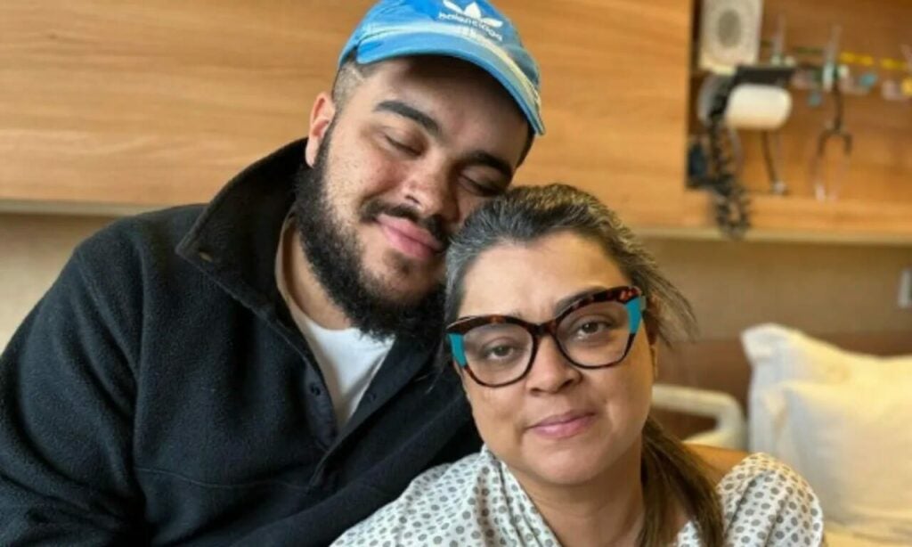 Ao lado do filho, Preta Gil se declara “muito confiante” antes da cirurgia de retirada de tumor