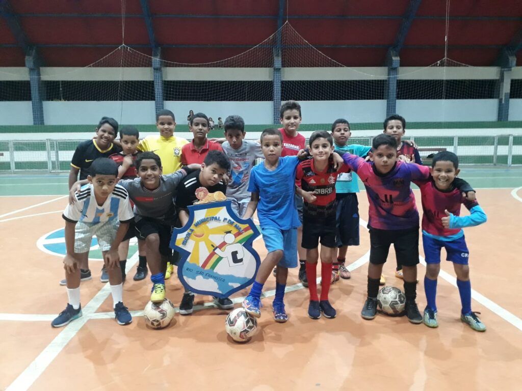 Unindo Família e Escola: O Brilho do 2º Torneio de Futsal em Celebração ao Dia dos Pais na Escola Municipal 1° de Maio de Petrolândia