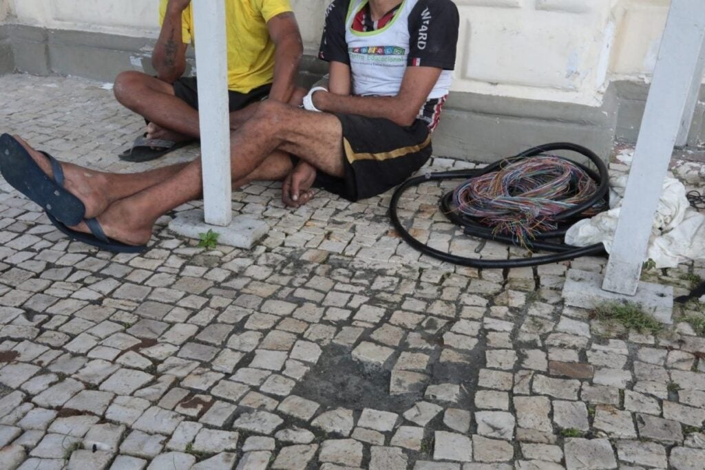 Homens são presos após furto de fios da Chefia de Polícia Civil de Pernambuco