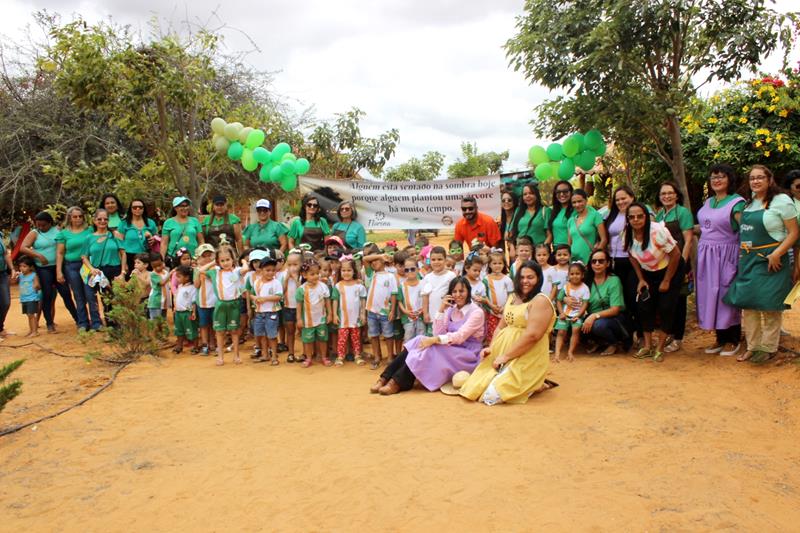 Petrolândia: Crianças de Creche Municipal Celebram o Dia da Árvore na Chácara Florena; veja fotos e vídeo Petrolândia: Crianças de Creche Municipal Celebram o Dia da Árvore na Chácara Florena; veja fotos e vídeo