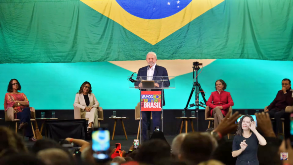 ‘Brilha uma estrela’: Lula lança pré-campanha com apoio de 7 fortes partidos do Brasil