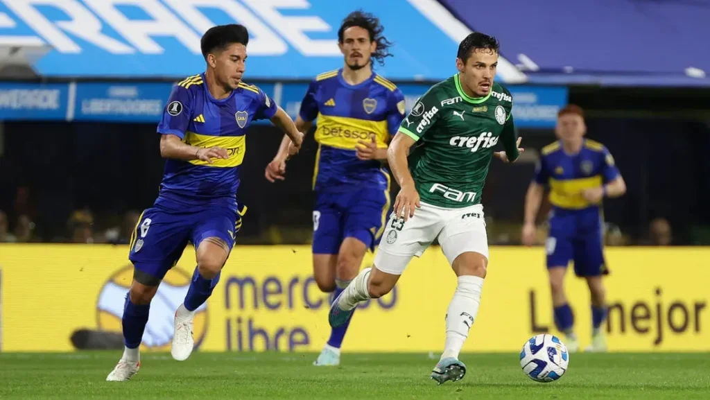 Palmeiras recebe Boca Juniors por vaga na final da Libertadores; veja escalações e onde assistir