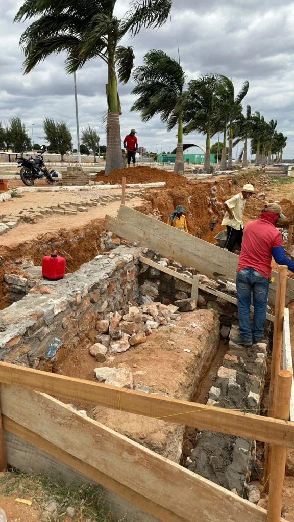 Petrolândia Investe no Futuro: Novo Calçadão à Beira da Prainha em Construção; VEJA VÍDEO