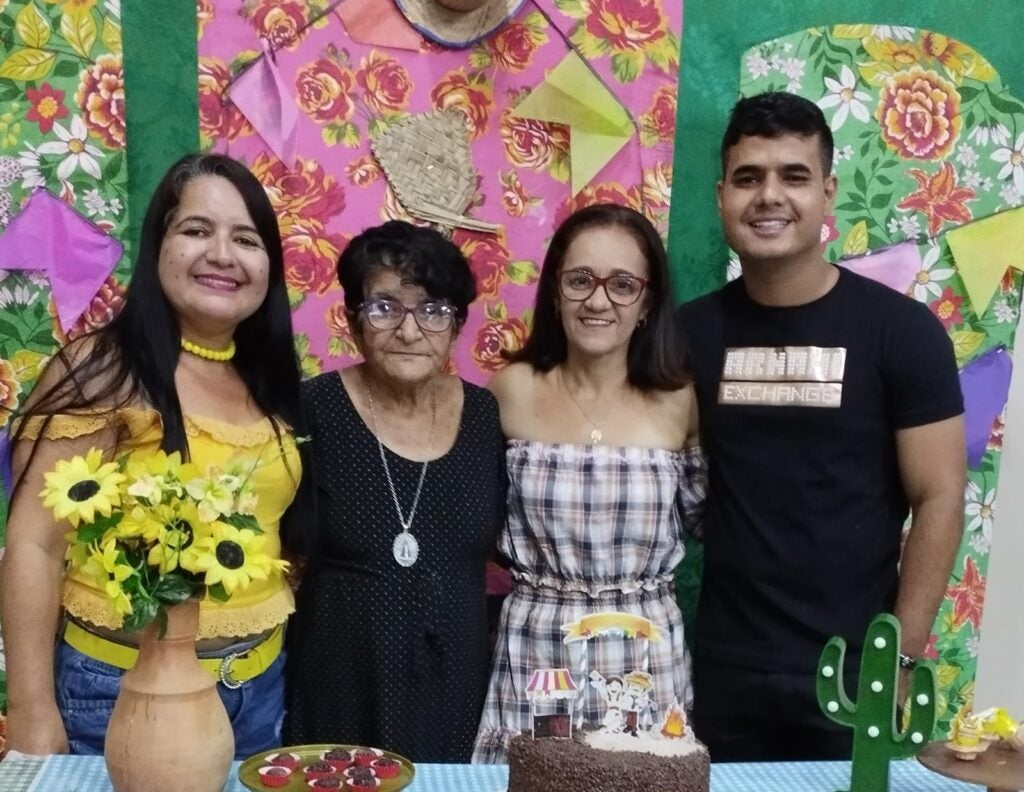 Petrolândia: Aniversariante do Dia, Dona Marlene Rezadeira recebe felicitações de suas filhas, neto e da Dupla Iguinho e Lulinha nesta data especial Petrolândia: Aniversariante do Dia, Dona Marlene Rezadeira recebe felicitações de suas filhas, neto e da Dupla Iguinho e Lulinha nesta data especial