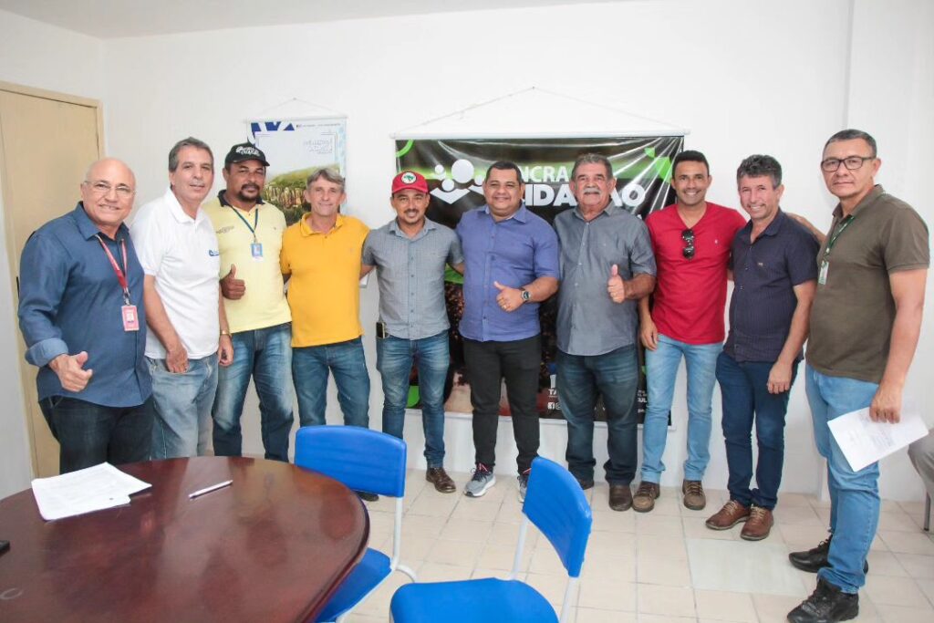 Superintendente do INCRA – PE, libera créditos para habitação em Tacaratu; VEJA FOTOS