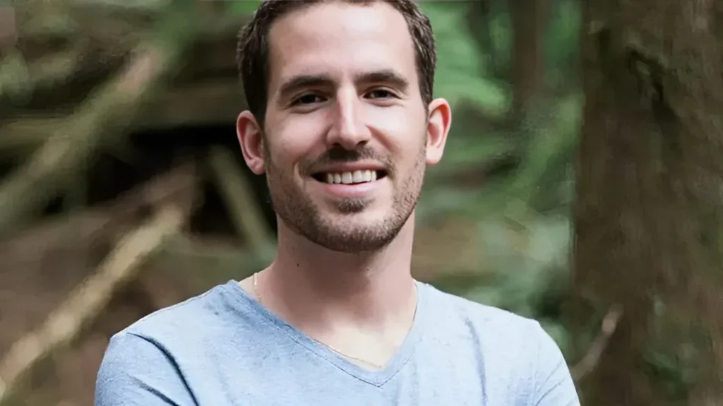 Médico é proibido de praticar medicina por oferecer tratamento envolvendo fezes para autismo