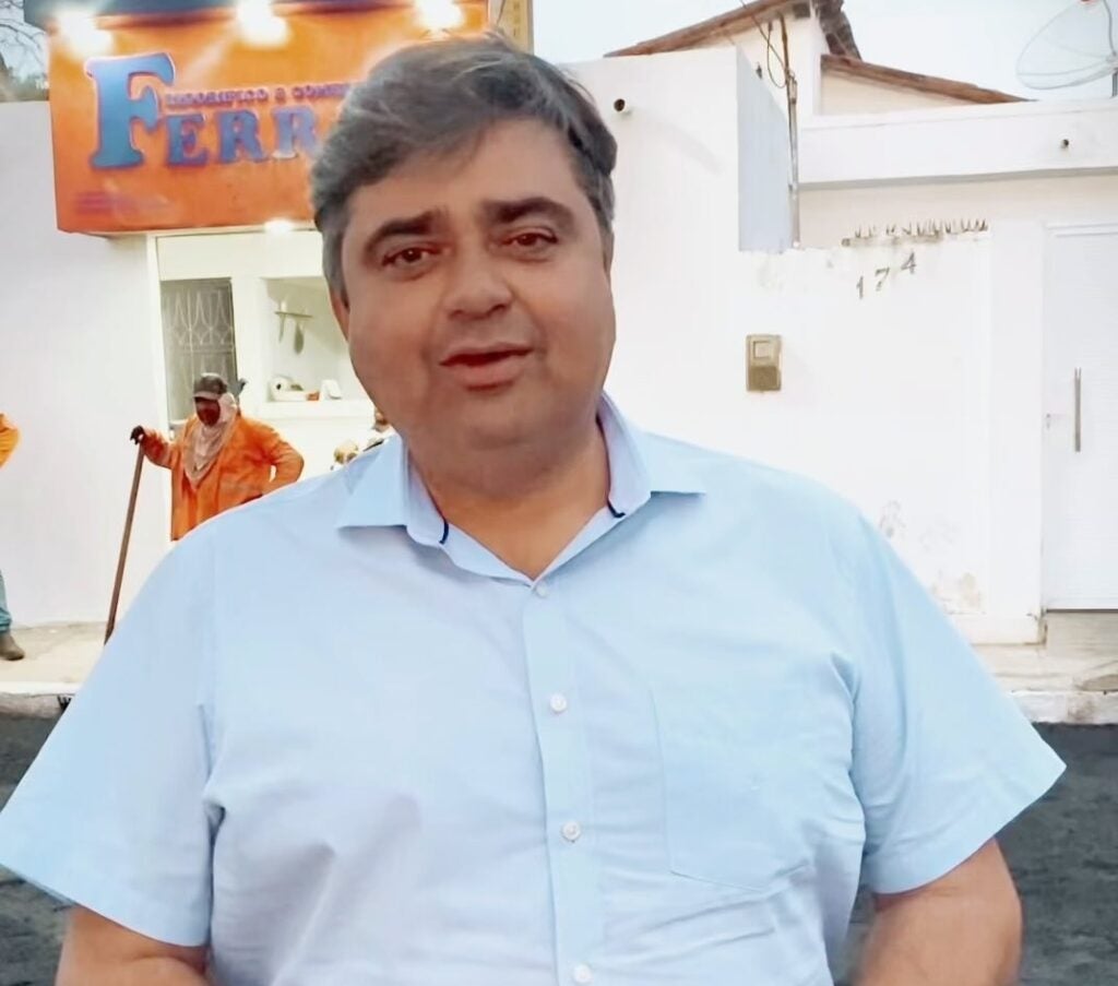 Petrolândia Recebe Investimento Histórico: Prefeito Fabiano Marques Anuncia Início da Obra de Asfaltamento na Quadra 05; VÍDEO Petrolândia Recebe Investimento Histórico: Prefeito Fabiano Marques Anuncia Início da Obra de Asfaltamento na Quadra 05; VÍDEO