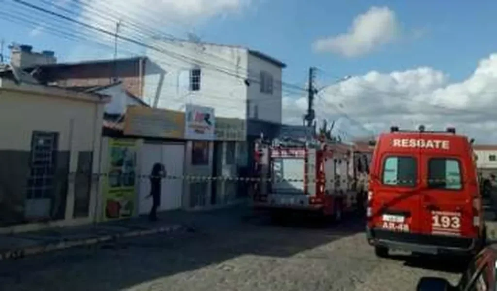 Ventilador superaquecido desencadeia incêndio em casa em Delmiro Gouveia