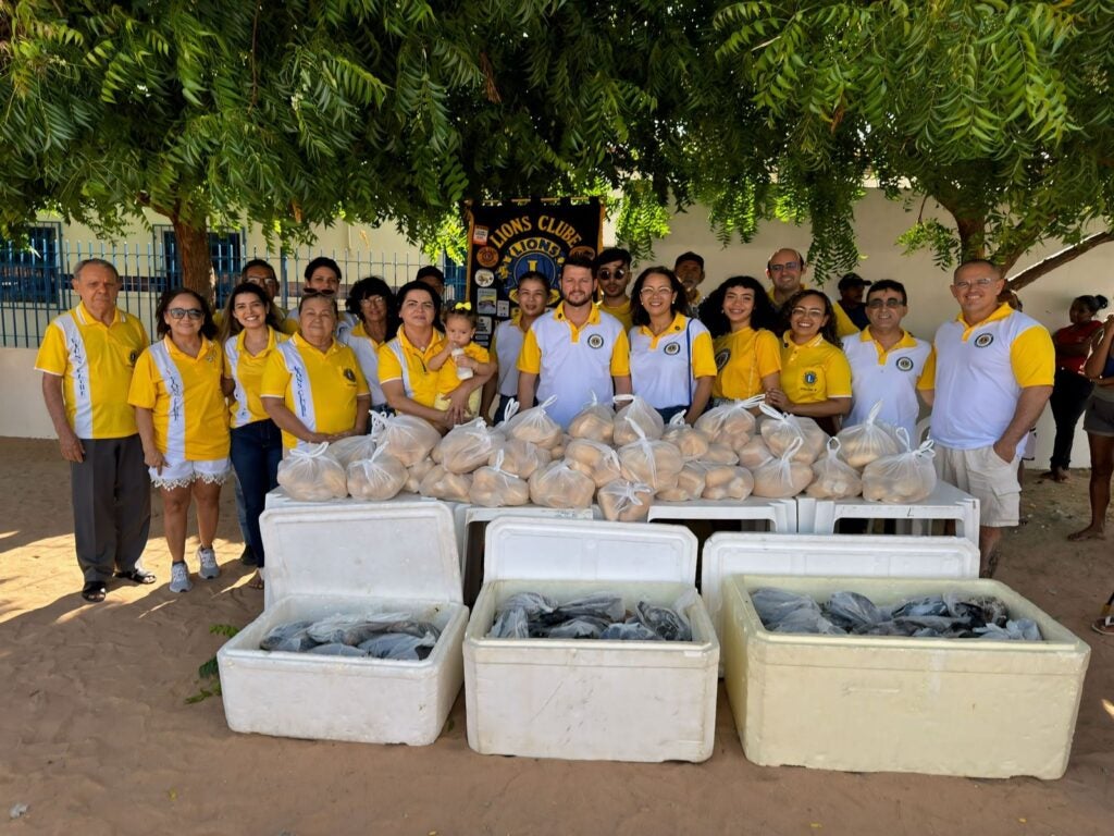 Lions Clube de Petrolândia promove a solidariedade na Semana Santa: Distribuição de peixes e pães beneficia dezenas de famílias no Bairro Nova Esperança Lions Clube de Petrolândia promove a solidariedade na Semana Santa: Distribuição de peixes e pães beneficia dezenas de famílias no Bairro Nova Esperança