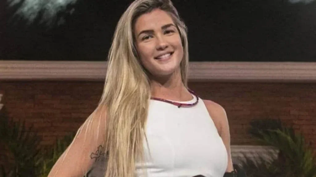 Ex-BBB Aline Gotschalg internada na UTI com dengue grave Ex-BBB Aline Gotschalg internada na UTI com dengue grave